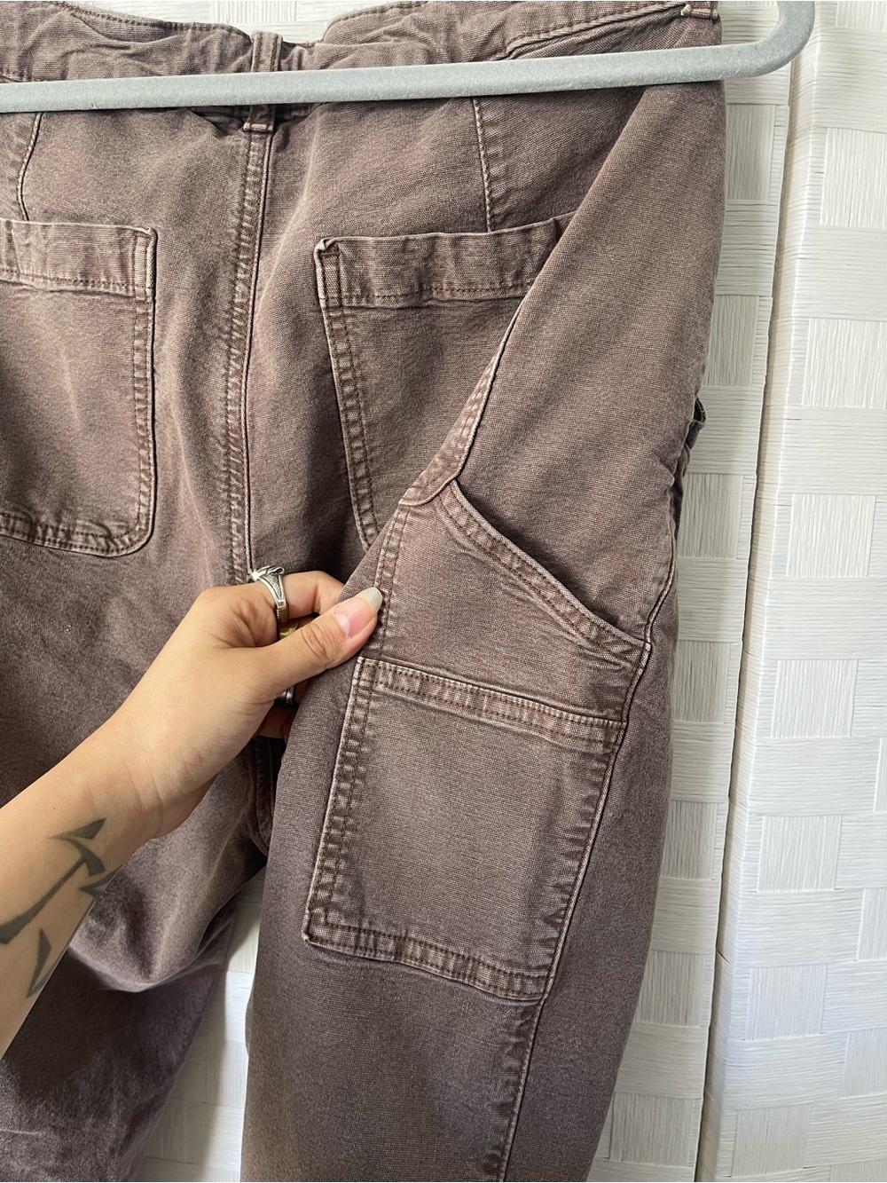 American Eagle High Rise 90s Boyfriend Cargos 🐴 - Picture 14 of 16